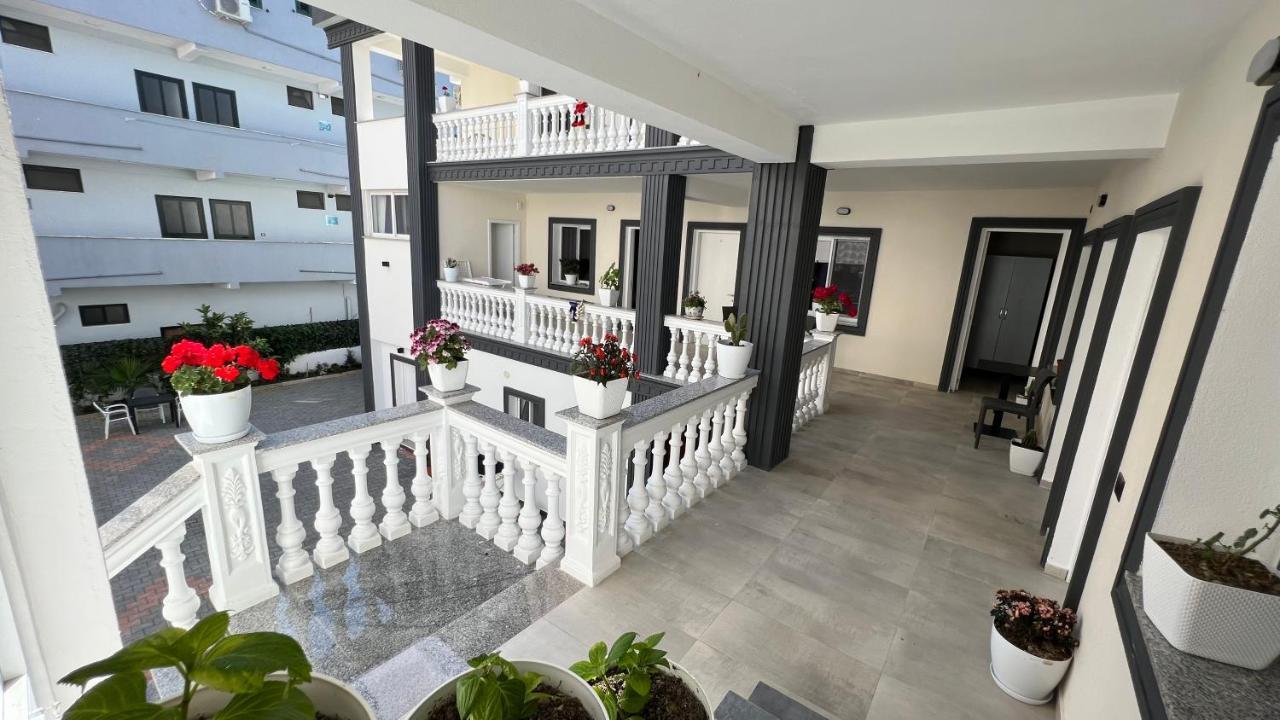 Vila Aaron Durres Luaran gambar
