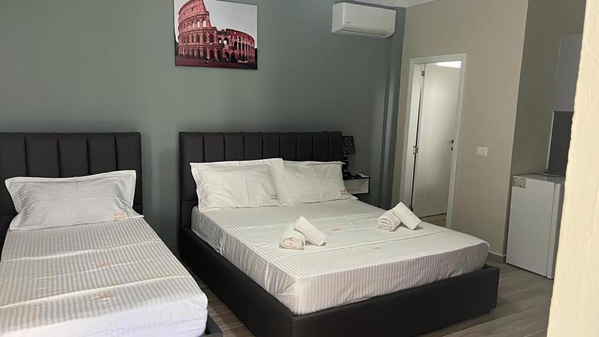 Vila Aaron Durres Luaran gambar