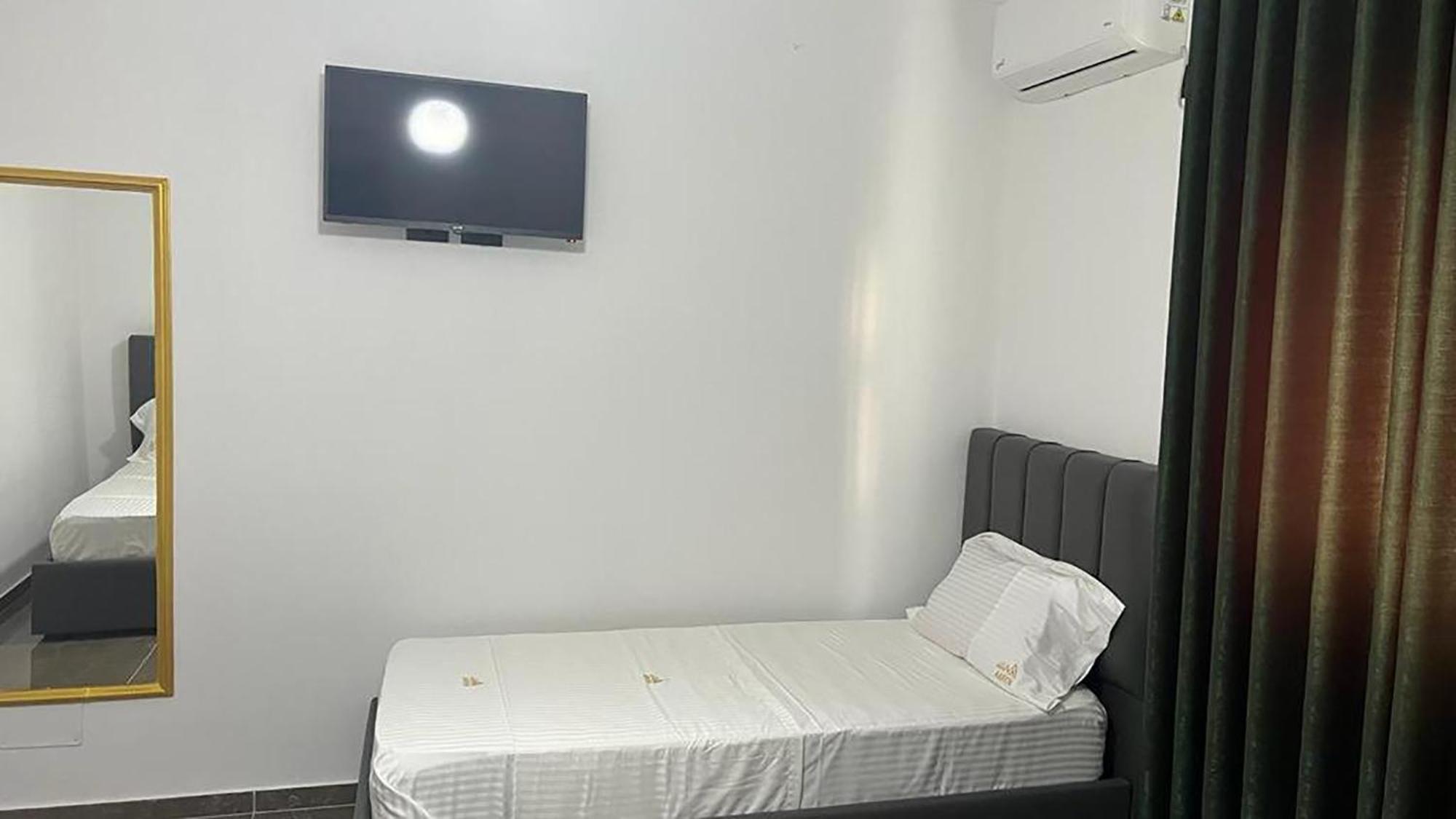 Vila Aaron Durres Luaran gambar