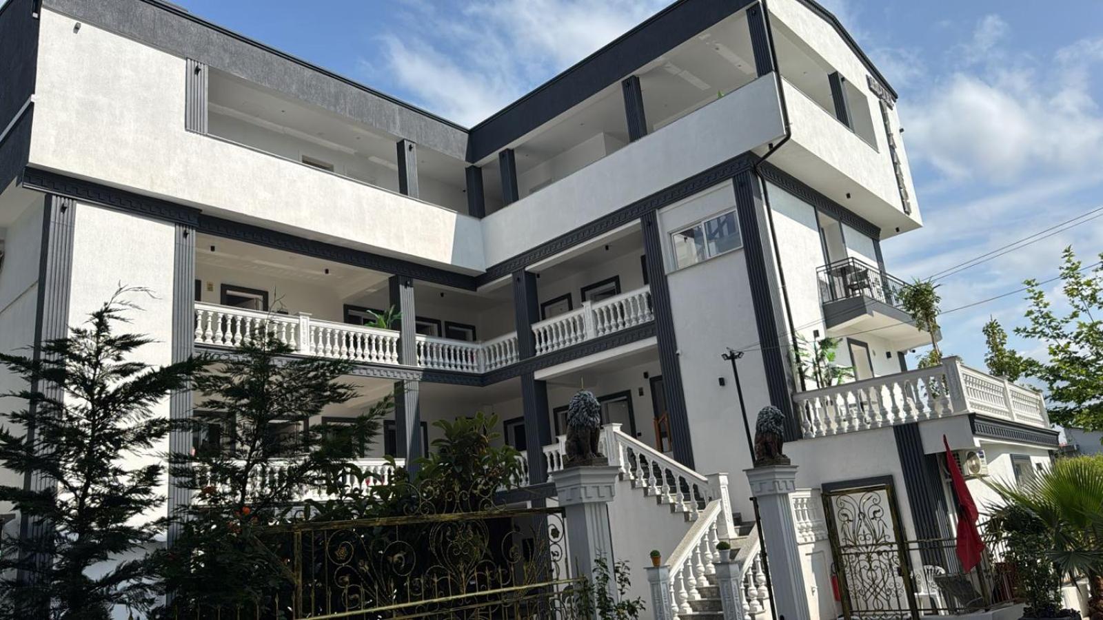 Vila Aaron Durres Luaran gambar