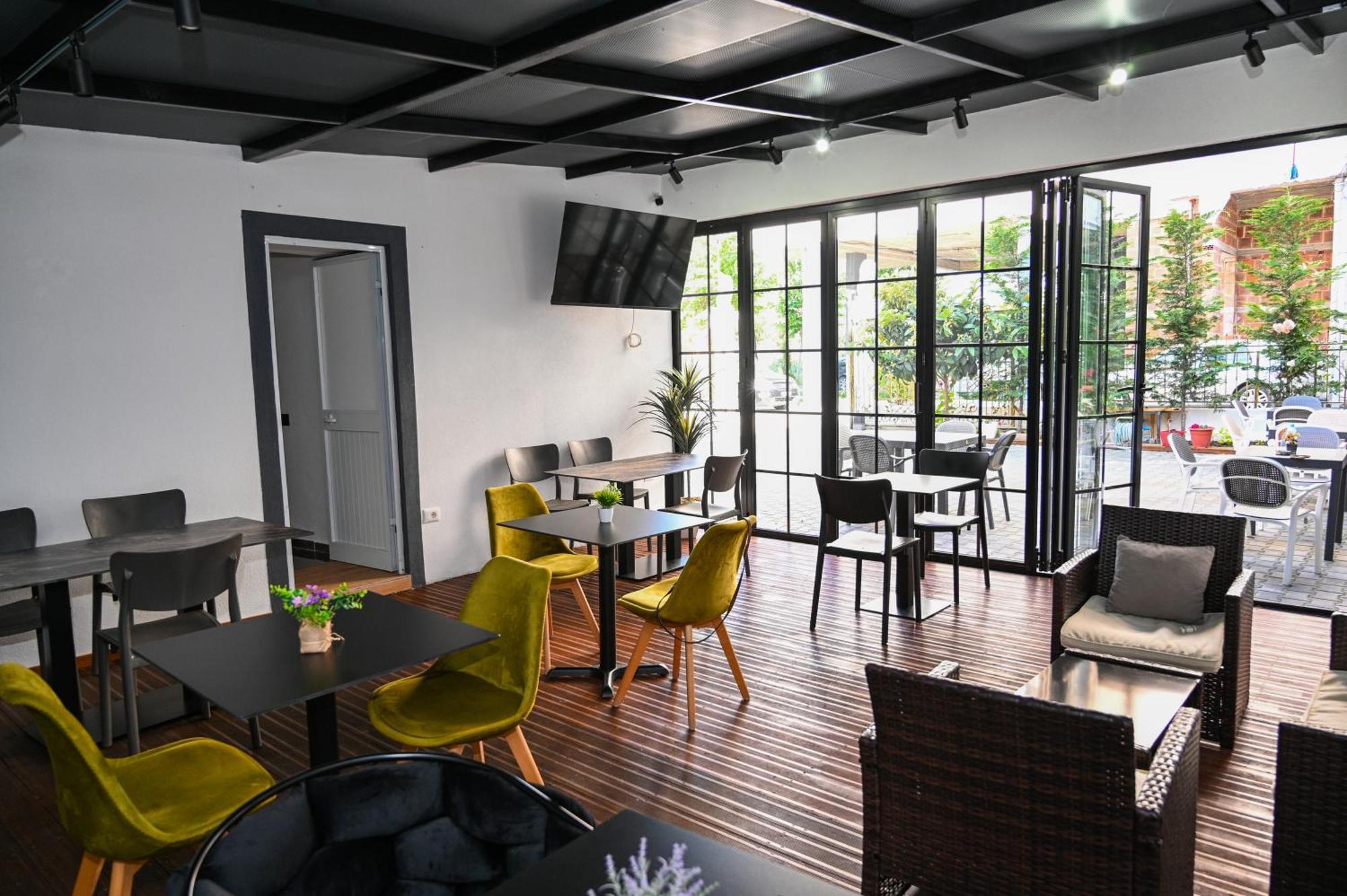 Vila Aaron Durres Luaran gambar