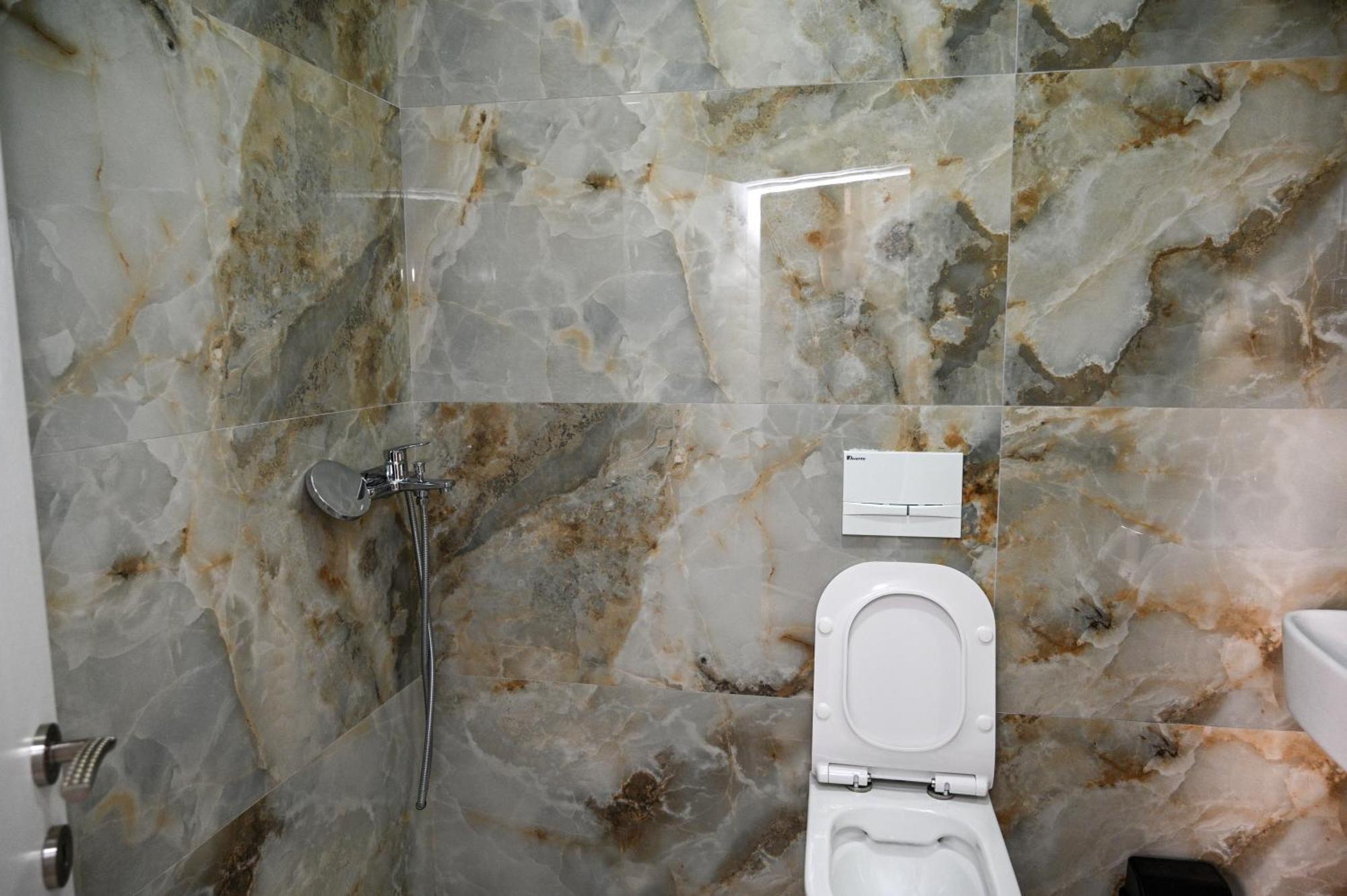 Vila Aaron Durres Luaran gambar