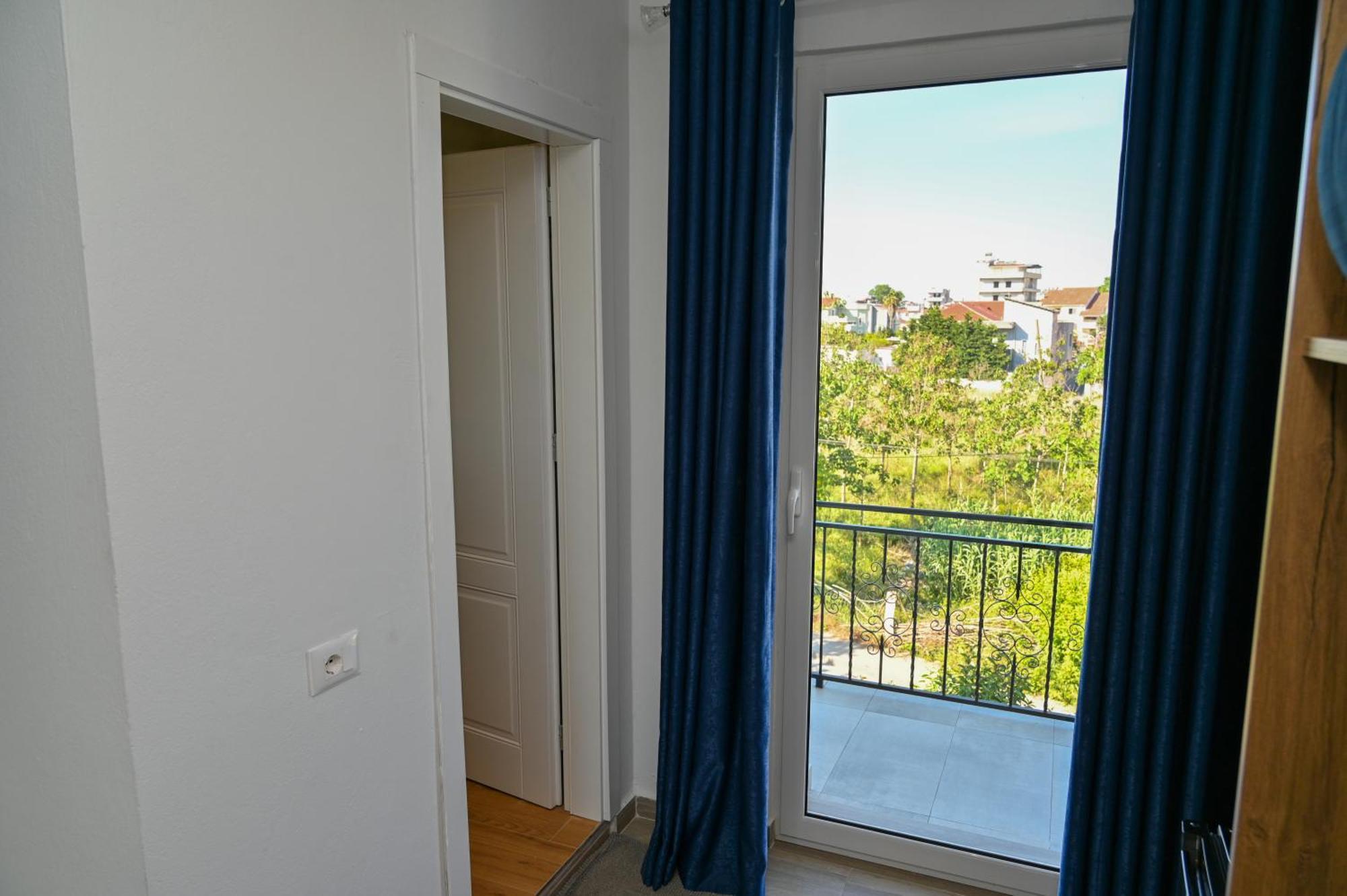 Vila Aaron Durres Luaran gambar