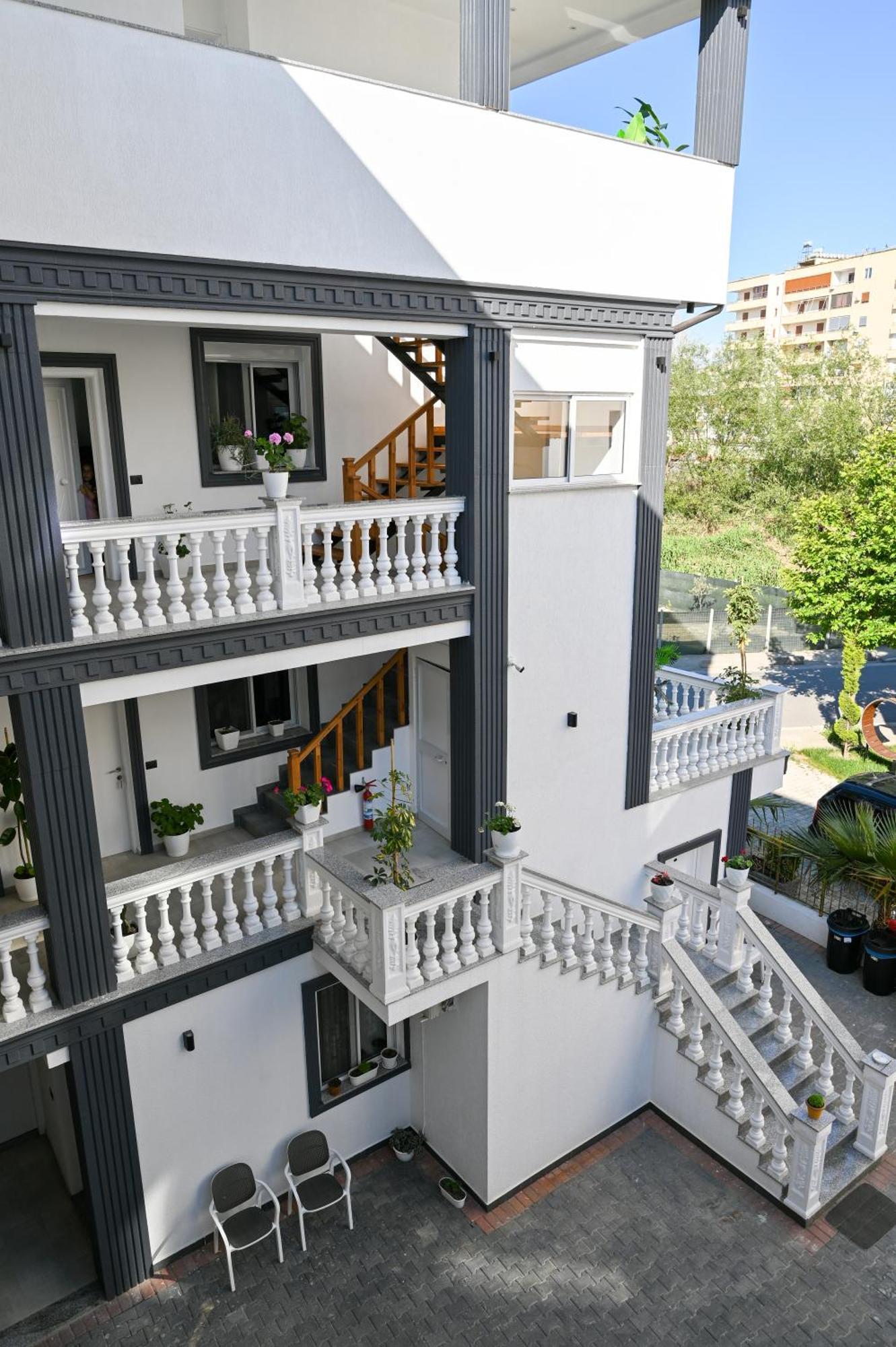 Vila Aaron Durres Luaran gambar