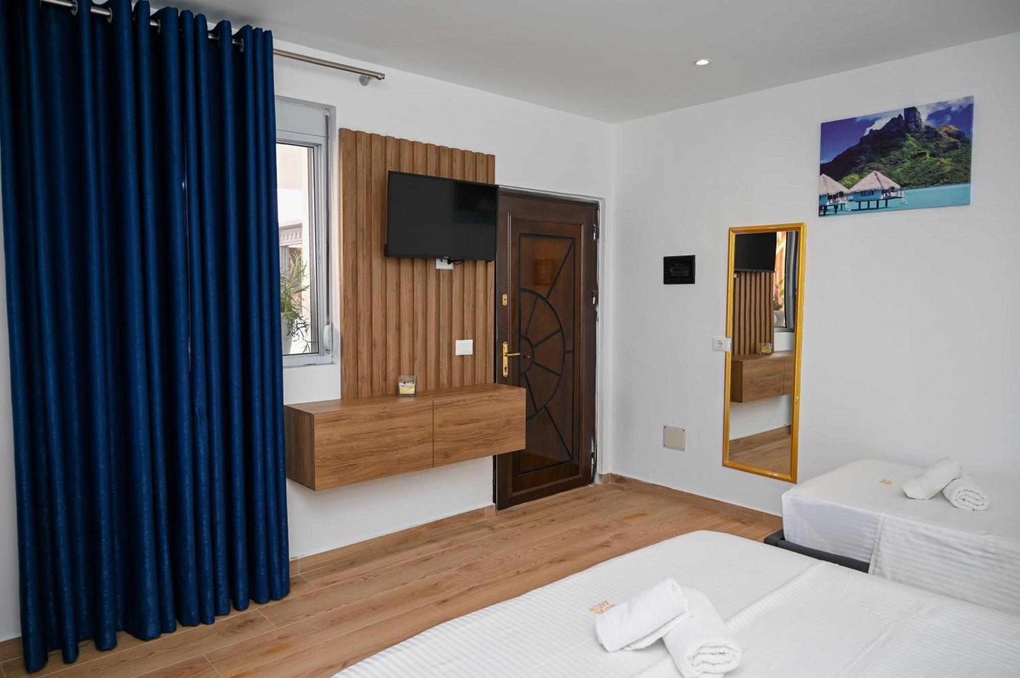 Vila Aaron Durres Luaran gambar