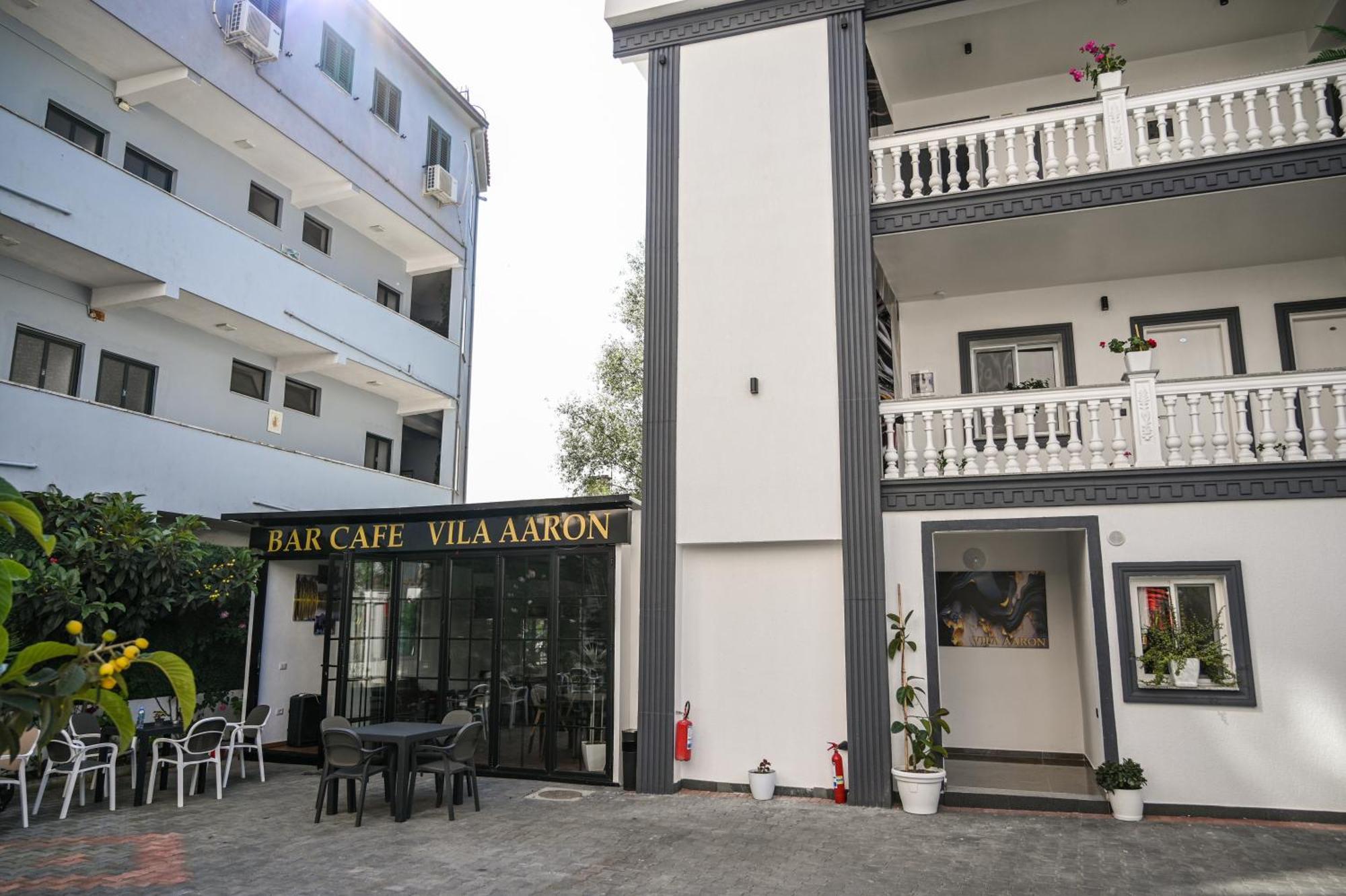 Vila Aaron Durres Luaran gambar