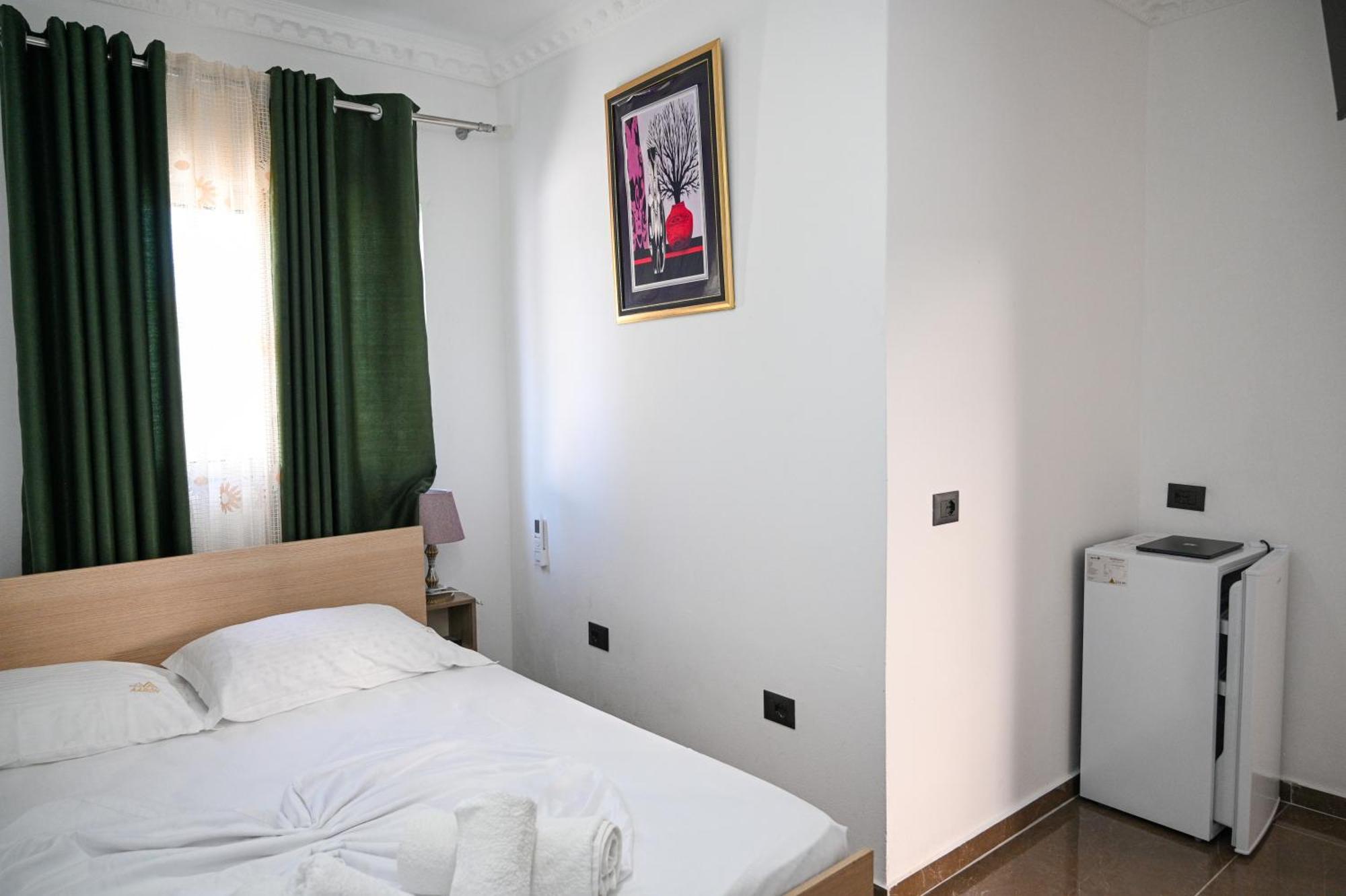 Vila Aaron Durres Luaran gambar