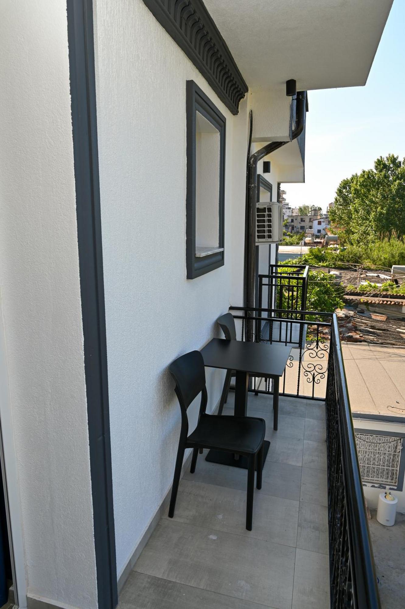 Vila Aaron Durres Luaran gambar