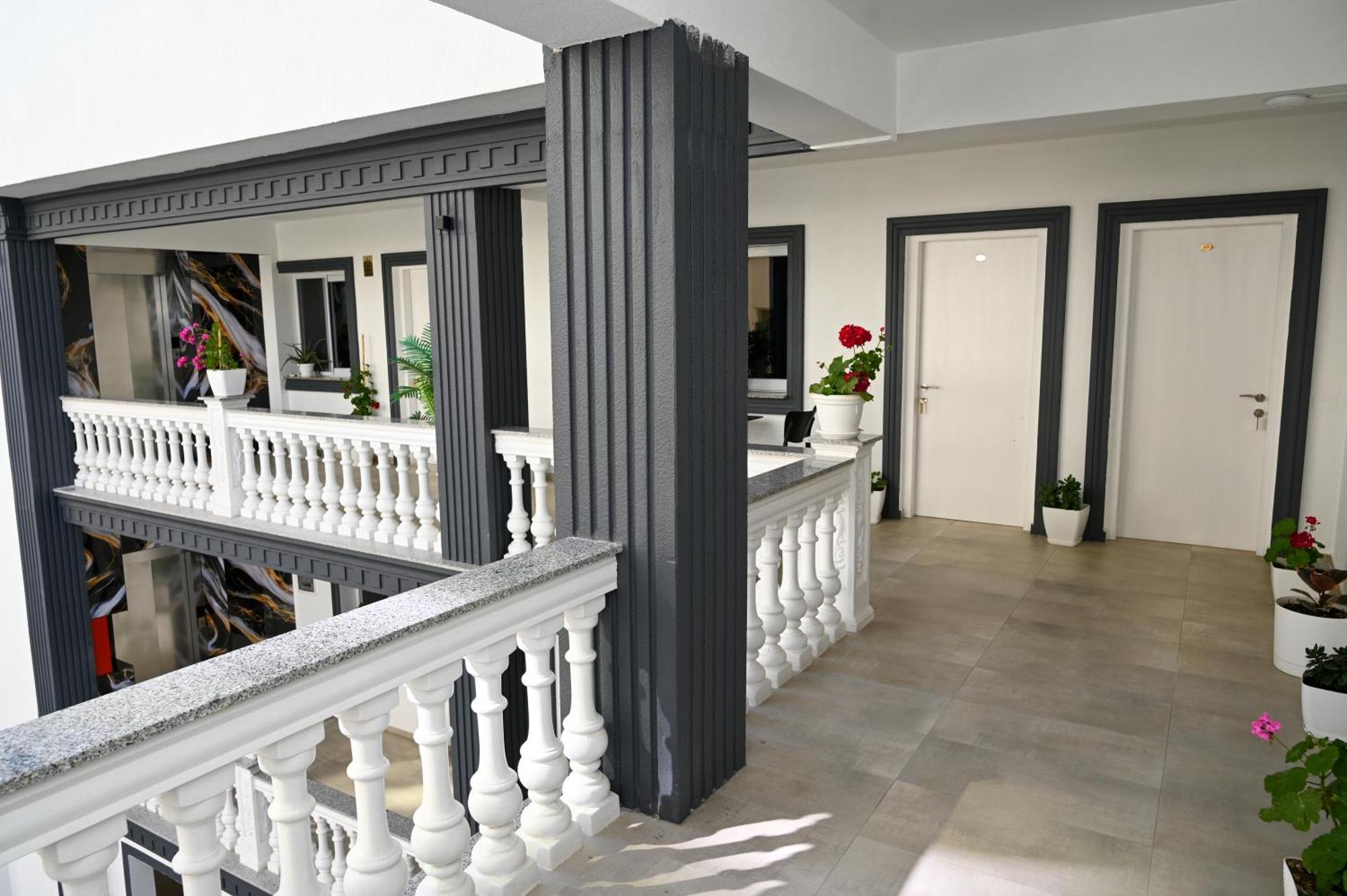 Vila Aaron Durres Luaran gambar