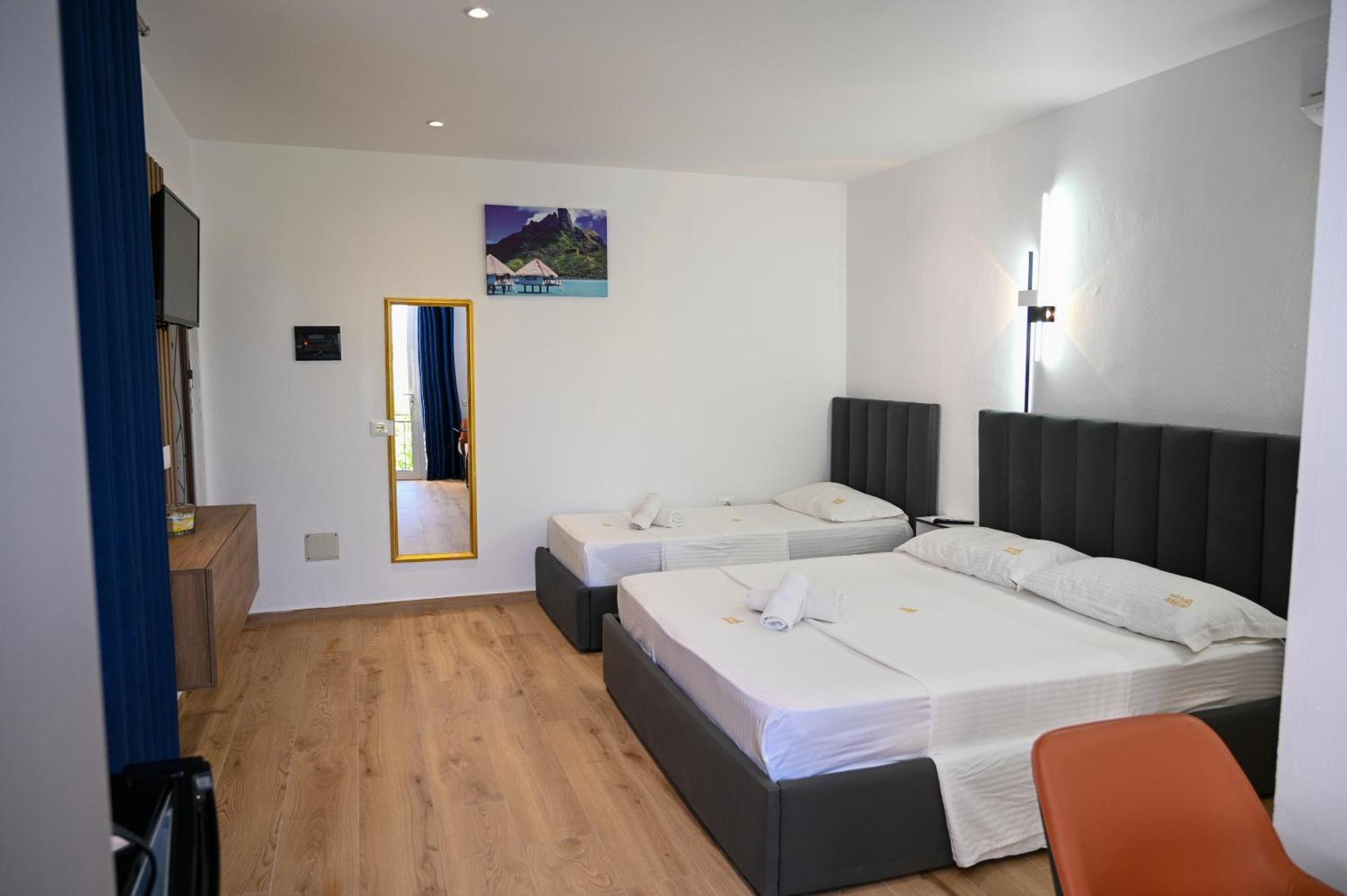 Vila Aaron Durres Luaran gambar