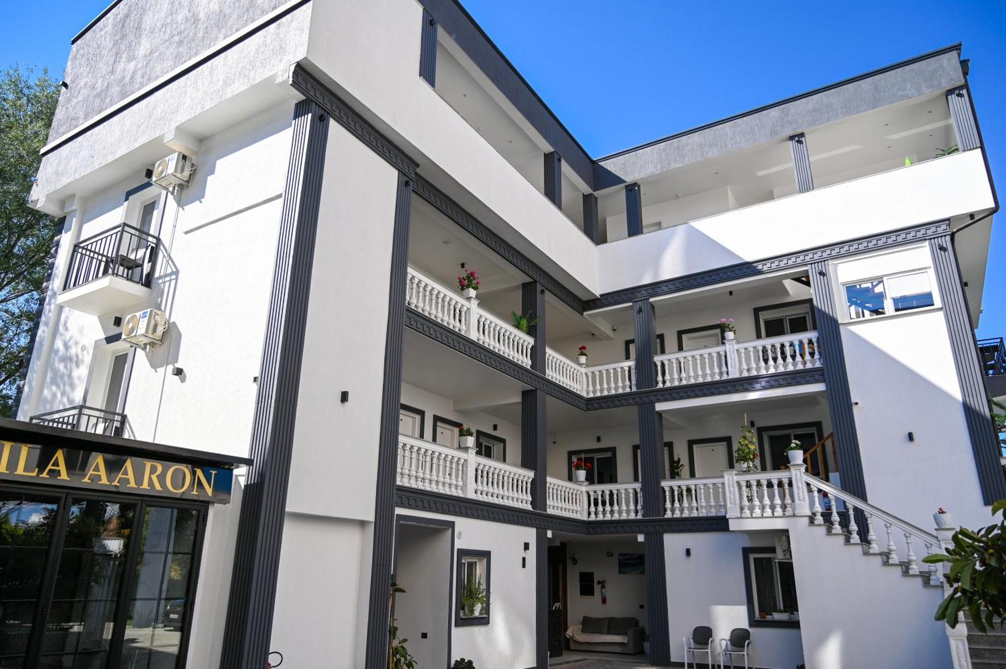Vila Aaron Durres Luaran gambar