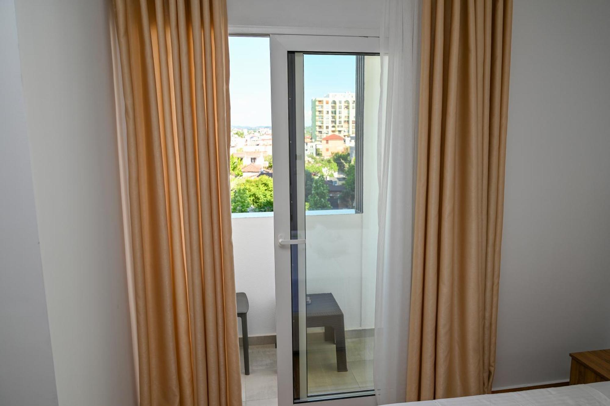 Vila Aaron Durres Luaran gambar
