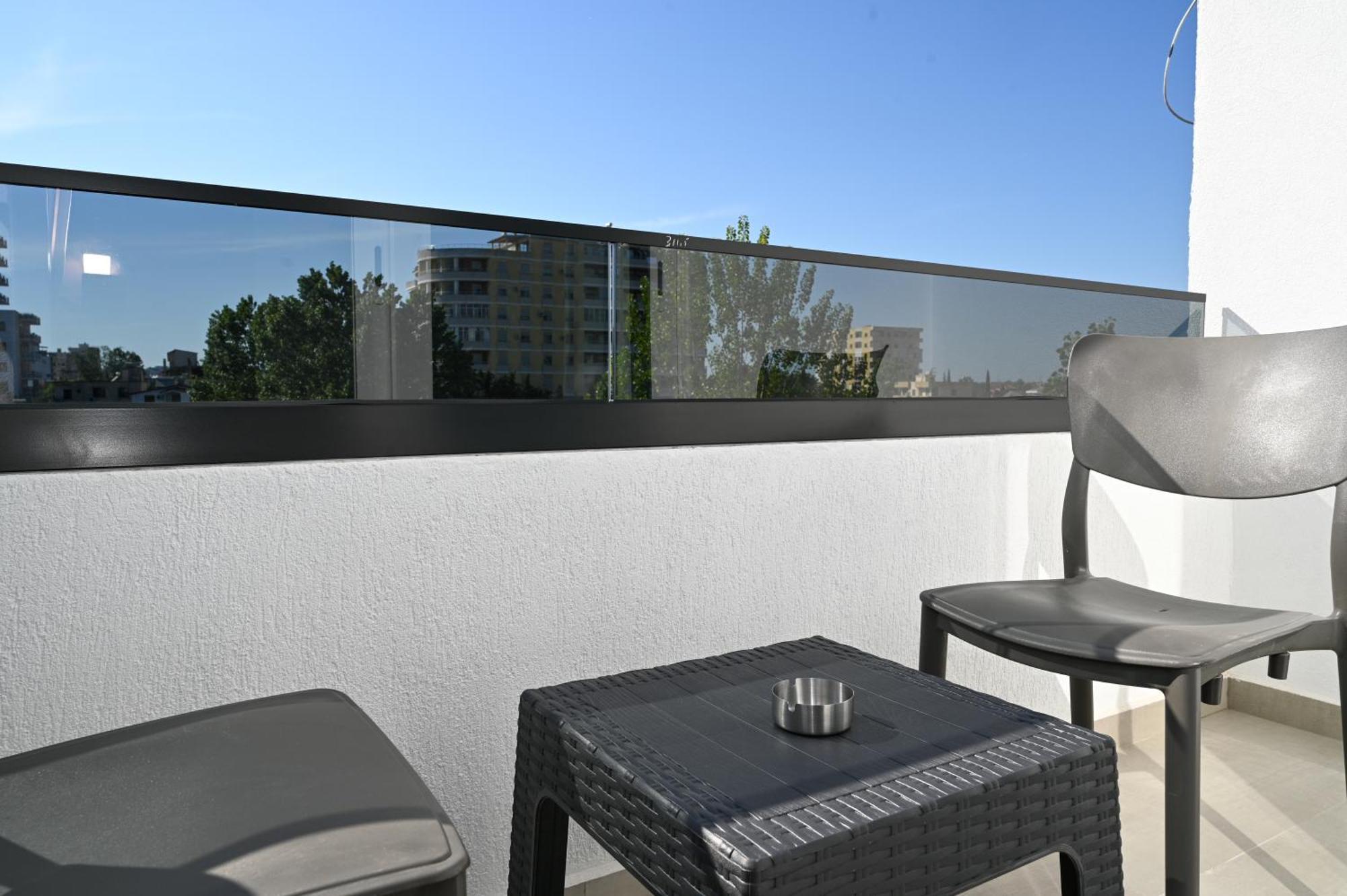 Vila Aaron Durres Luaran gambar