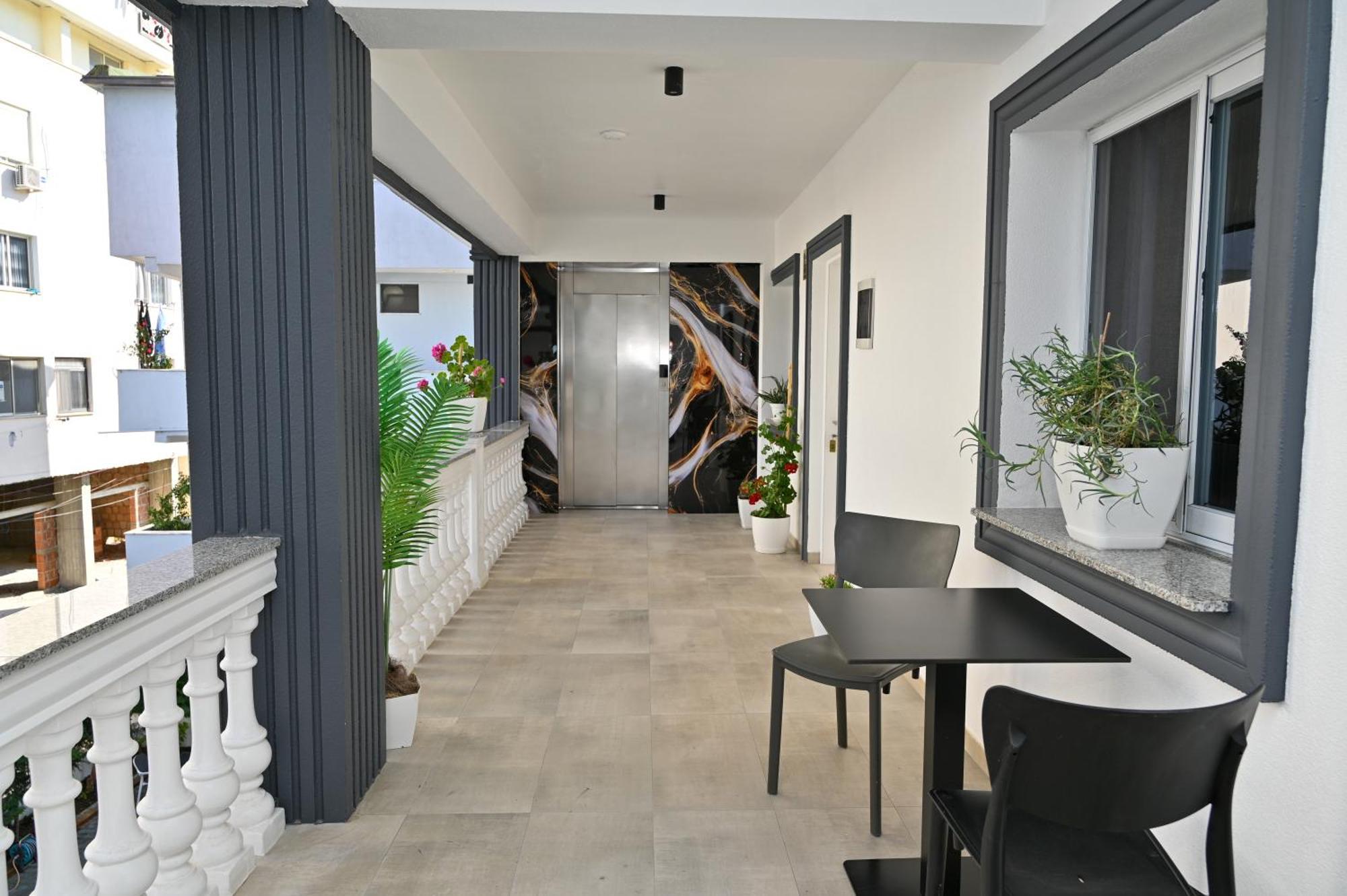 Vila Aaron Durres Luaran gambar