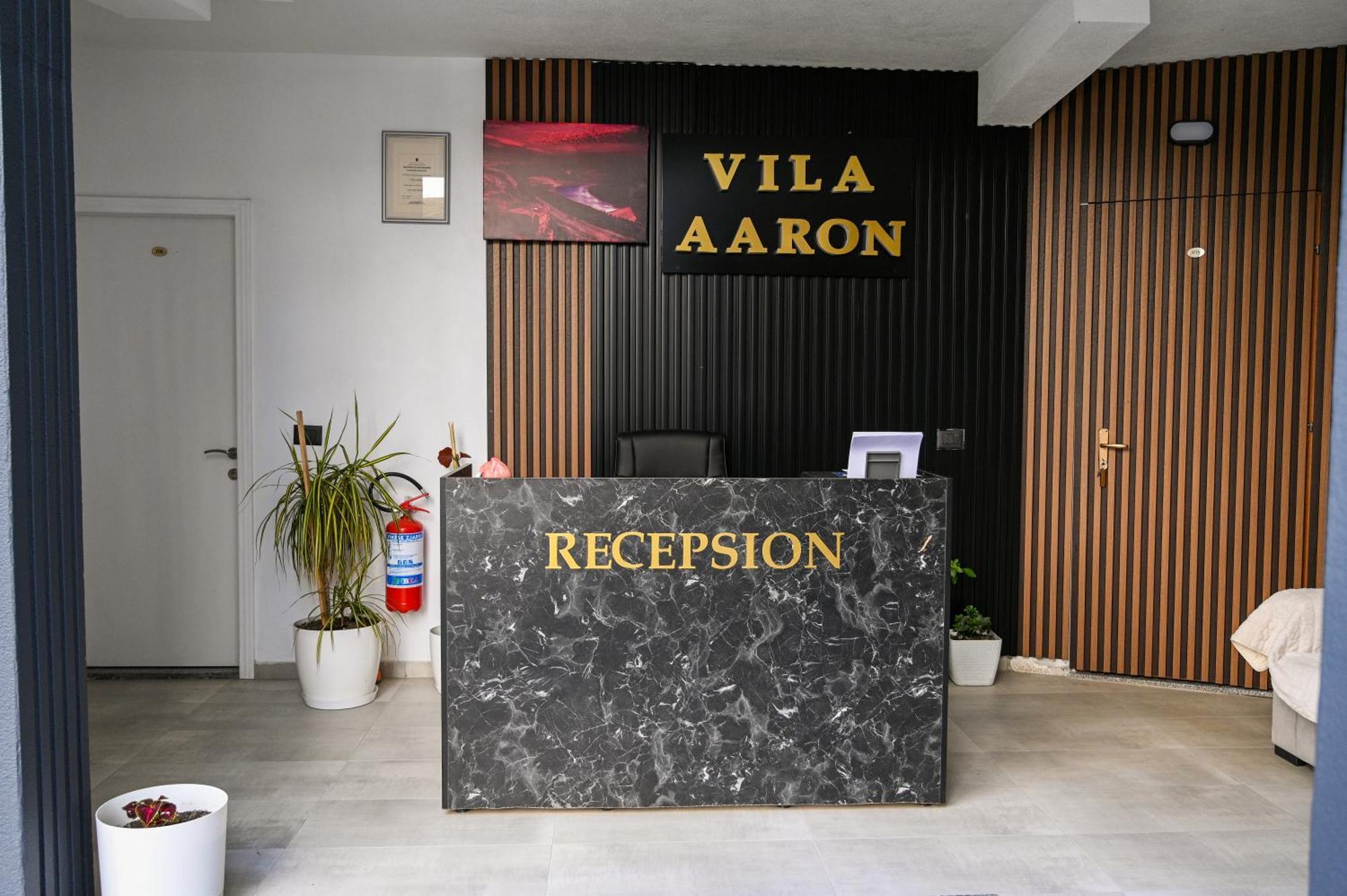 Vila Aaron Durres Luaran gambar